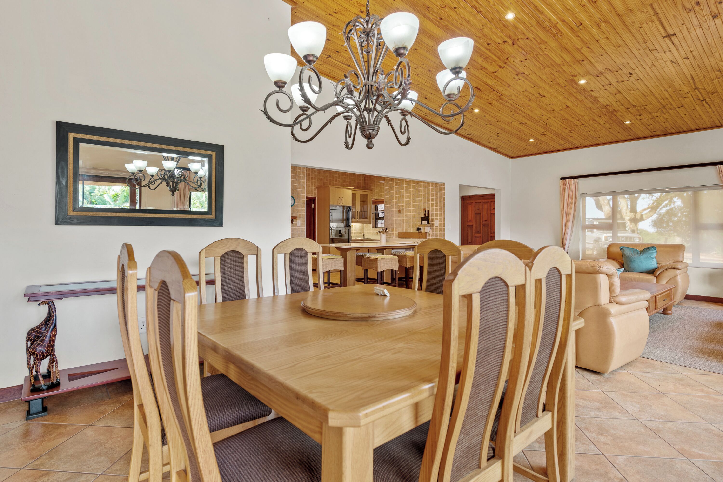 Superior Villa, 4 Bedrooms, Private Pool, Garden View | In-room dining