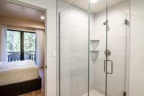 2 室のベッドルーム、インターネット、ベッドシーツ