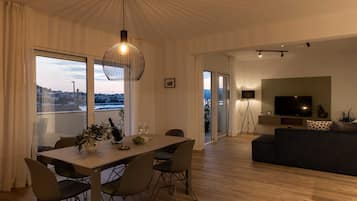 32-inch flat-screen TV with cable channels