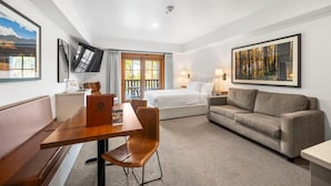 Interior - Peaceful Perch | Includes Two 1-Day Lift Tickets (Tamarack)