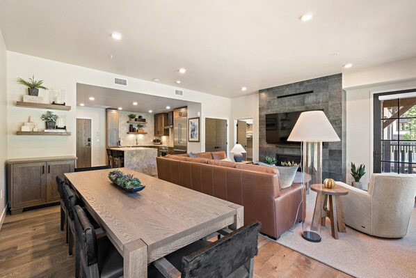 Interior - Luxurious Condo|Incredible Mountain View (Tamarack)