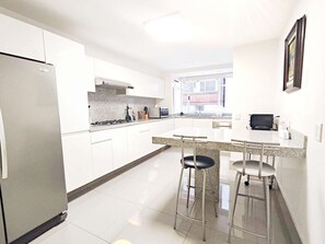 Fridge, microwave, oven, stovetop
