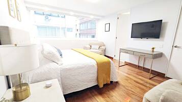4 bedrooms, desk, iron/ironing board, travel crib