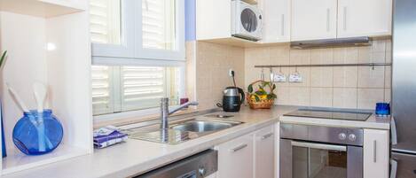 Apartamento (Two Bedroom Apartment with Balcony an) | Cocina privada | Frigorífico