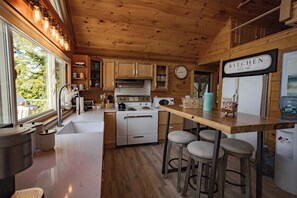 Fridge, microwave, oven, stovetop - Red Cedar Haven Lakefront Dock  Kayaks (Sidney)