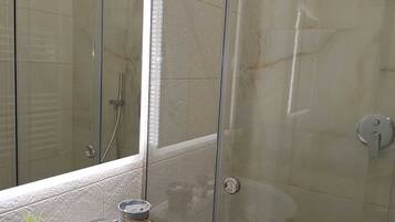 Comfort Triple Room | Bathroom | Slippers, soap, toilet paper