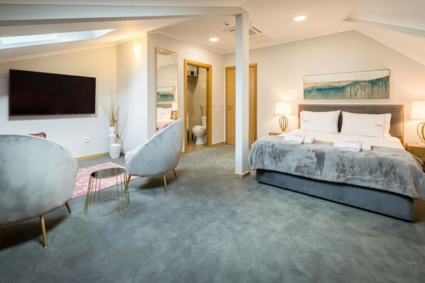 5 bedrooms, bed sheets - Comtesse Guesthouse by Homing (Lisbon)