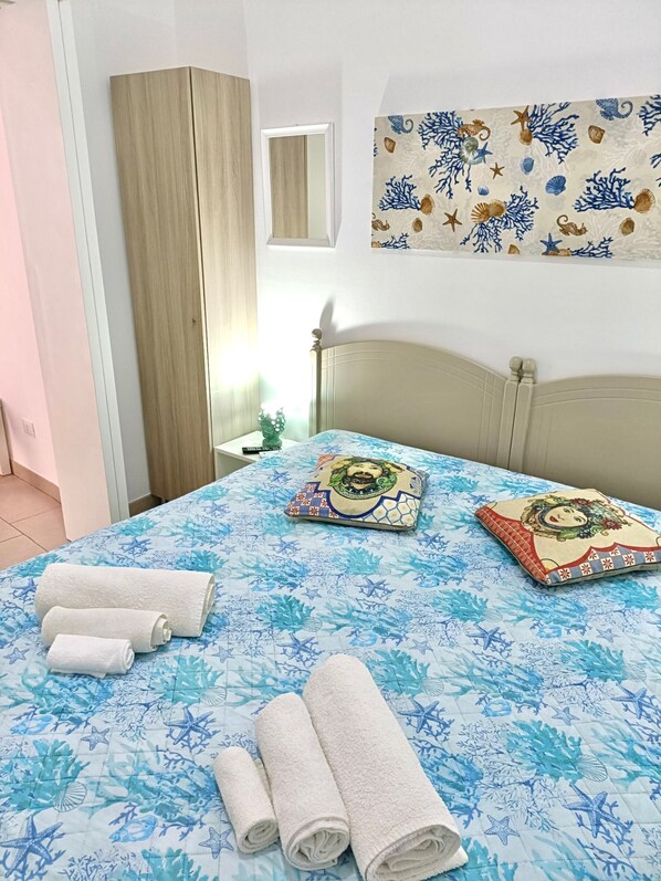 1 chambre, fer et planche Ă repasser, Wi-Fi, draps fournis