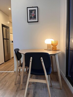 Dining - Cozy Place in heart of Richmond (Richmond)