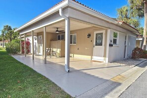 Exterior detail - Sparkling Clean Villa. Walk to Beach, Dining, Shopping & More 167 (Siesta Key)