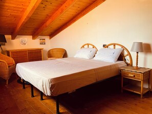 1 bedroom - Apartment & Terrace - Front sea View From - May Till September (Sal)