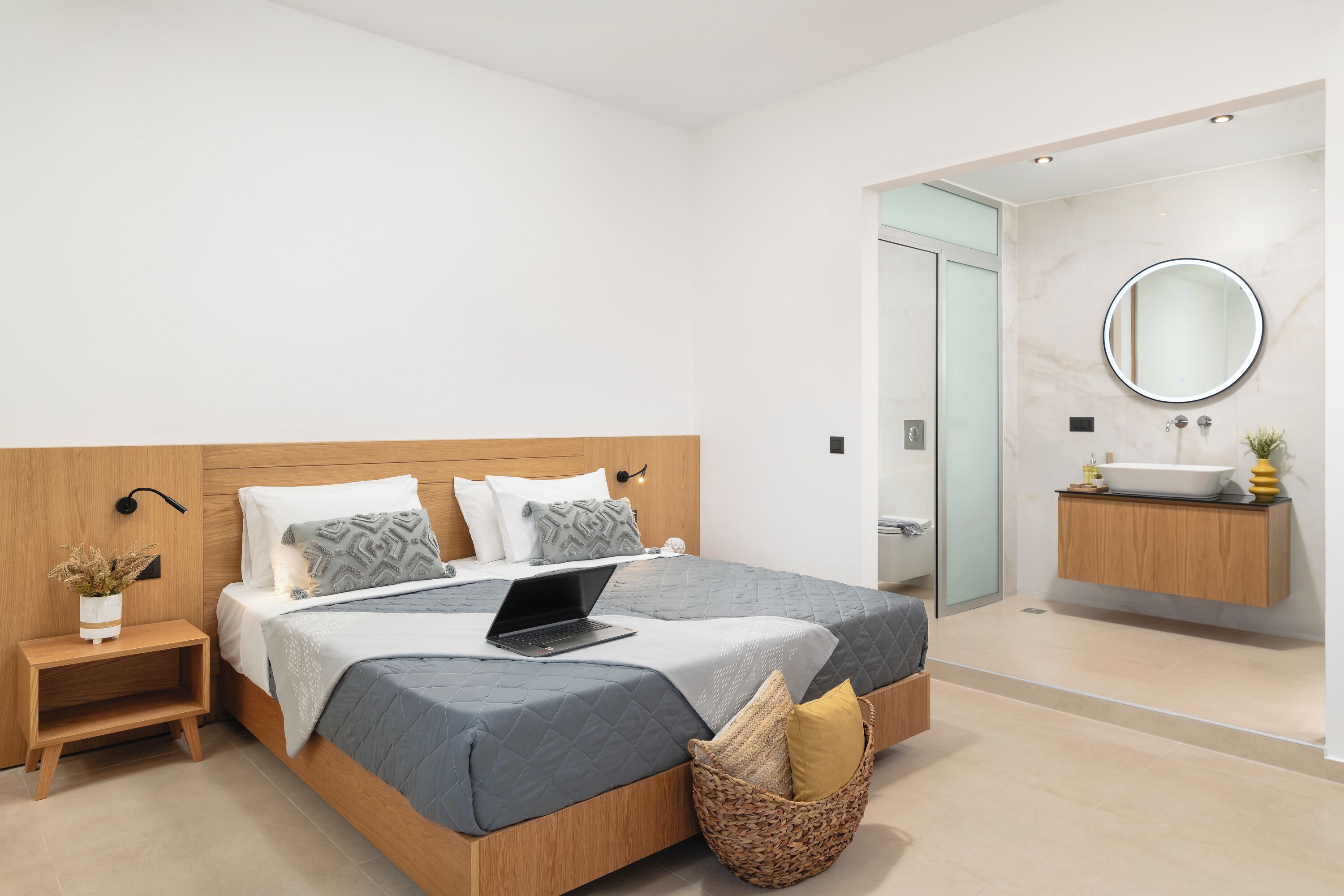 Photo - Elia City Apartments