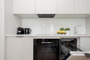 Fridge, oven, stovetop, dishwasher - #Domaniewska 24 | Warsaw | Atmospheric Apartment | Wi-Fi (Warszawa)