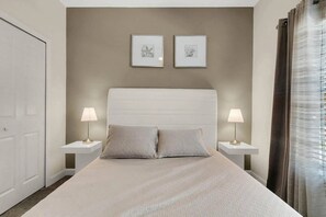 5 bedrooms, iron/ironing board, WiFi, bed sheets