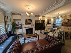 Living area - 4 Bed House London Hammersmith Fulham Short Let (London)