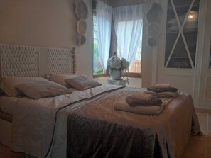 5 soverom, strykejern/-brett, wi-fi og sengetøy