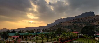 Twin Mountain Resort