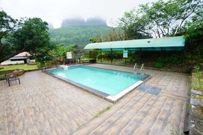 Kamar Deluks | Fasilitas kamar