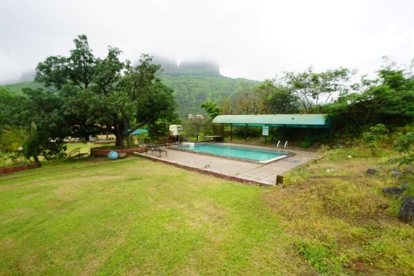 Pool - Twin Mountain Resort (Trimbak)