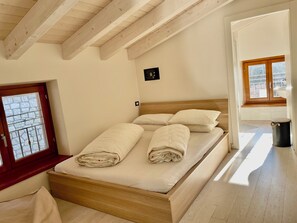 2 camere, una scrivania, ferro/asse da stiro, Wi-Fi