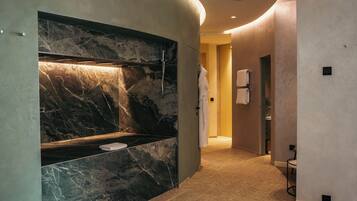 Espace de soins pour les couples, sauna, bain à remous, hammam