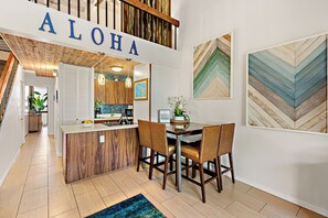 Dining - Island comfort meets stylish coastal living (Kihei)