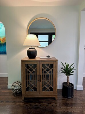 Interior - Charming Connecticut Hideaway (Middlefield)