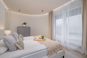 2 bedrooms, desk, laptop workspace, bed sheets - Apartment Kraków by Renters Prestige (Kraków)