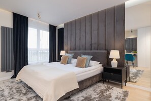 2 間睡房、書桌、手提電腦工作空間、床單