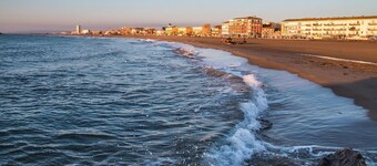 Joli Appartement Près de la Plage Avec Logia, Jardin et Terrasse