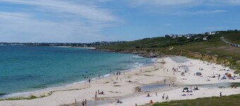 481-Fisherman's cottage, 180° sea view, near beaches.