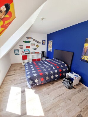 3 makuuhuonetta, silitysrauta/-lauta, ilmainen Wi-Fi