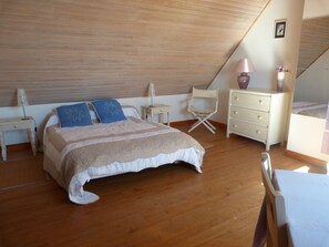 2 slaapkamers, een strijkplank/strijkijzer, gratis wifi