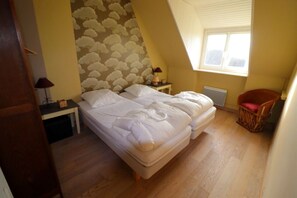 4 habitaciones, tabla de planchar con plancha y wifi gratis 