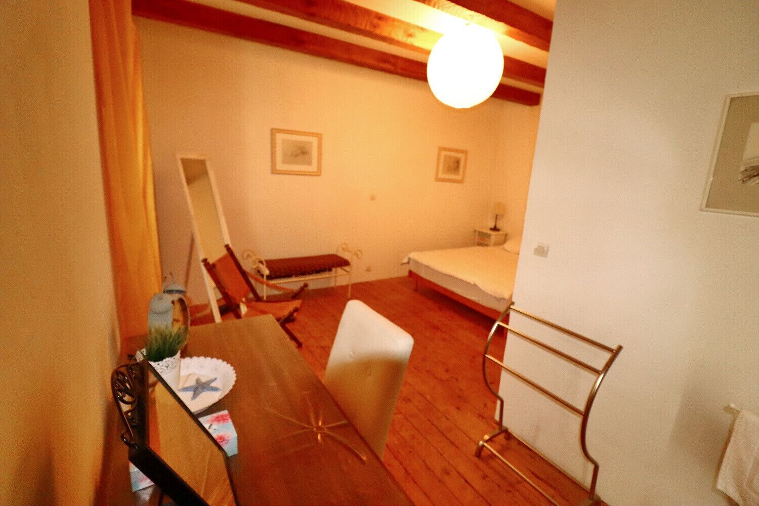 4 bedrooms, iron/ironing board, free WiFi