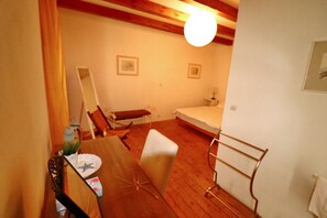 4 chambres, fer et planche à repasser, Wi-Fi gratuit