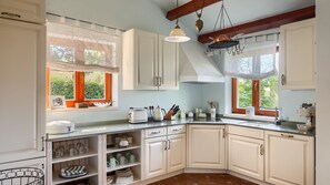 Fridge, oven, dishwasher, coffee/tea maker