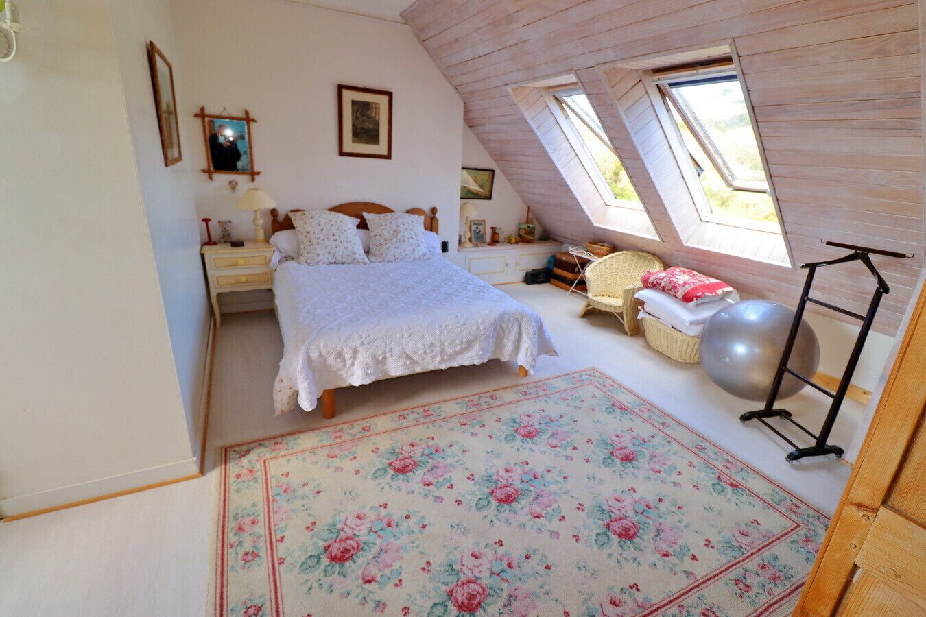 4 bedrooms, free WiFi