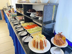 Petit déjeuner en libre-service compris tous les jours