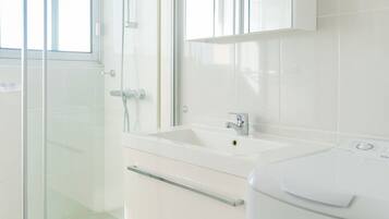 Doccia, asciugacapelli, asciugamani