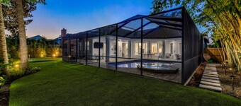 Heated Pool, Spa & Golf Simulator Getaway