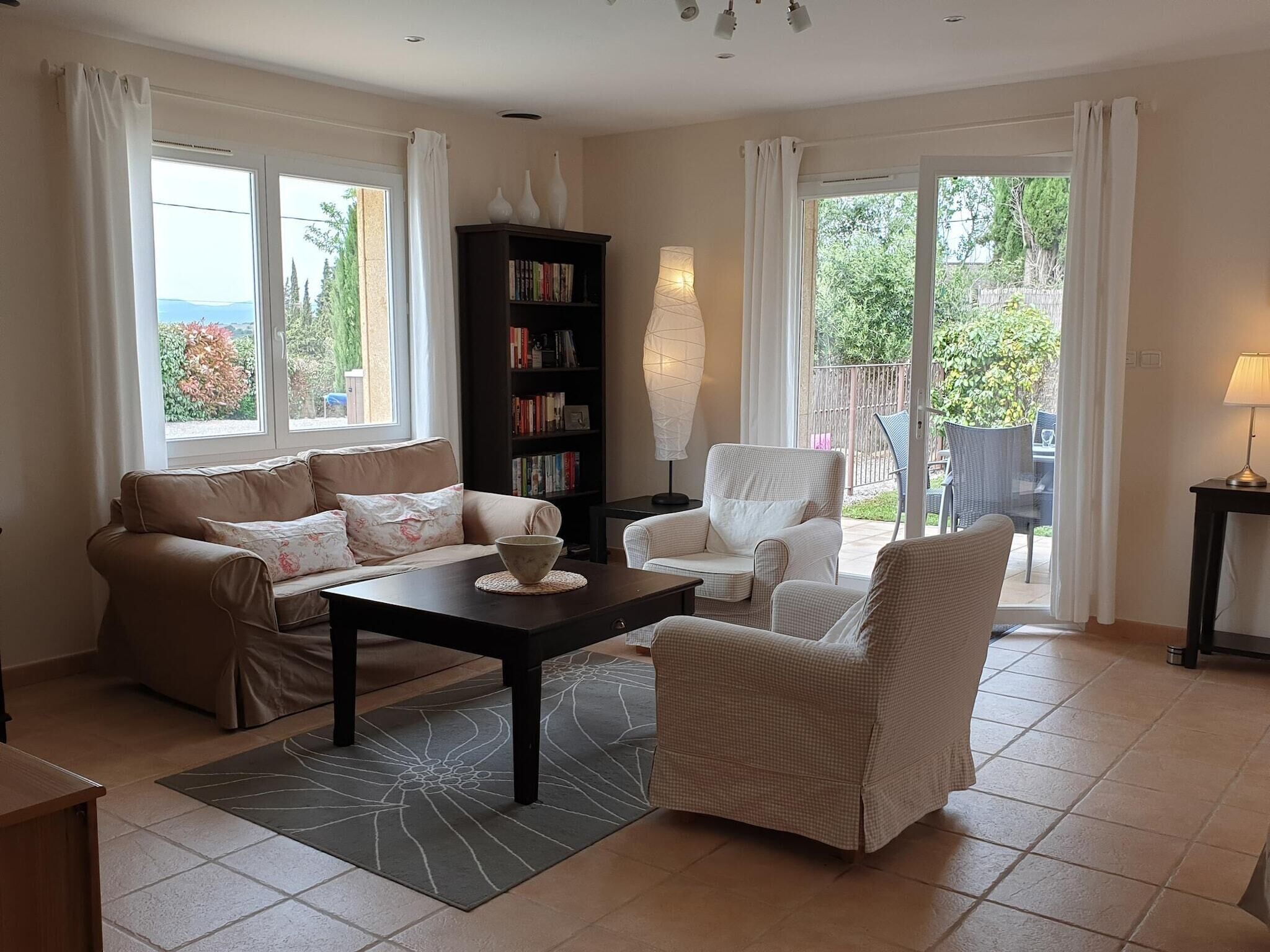 Télévision, lecteur de DVD, chaîne hi-fi