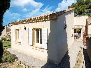 Exterior - Family Haven in Montbrun (Montbrun-des-Corbières)