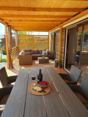 Mobile Home (Mobile Homes Karlo & Dino - Superior ) | Terrace/patio - Mobile Homes Karlo & Dino (Medulin)