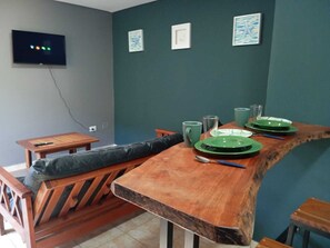 42-inch LCD TV with digital channels, Netflix, streaming services - LAS PALMAS VILLAGE (Puerto Iguazú)