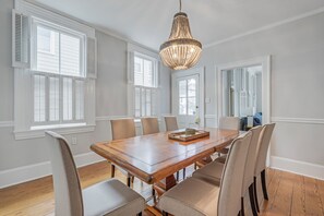 Dining - 340 Market - in town Lewes with Private Pool! (Lewes)