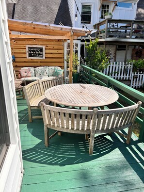 屋外ダイニングエリア