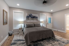 2 bedrooms, iron/ironing board, travel cot, WiFi -  Nick's House on Beautful Cowee Creek (Franklin)