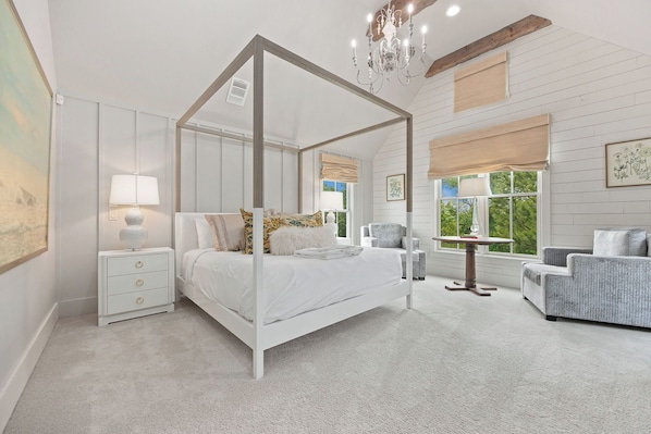 5 bedrooms, iron/ironing board, WiFi, bed sheets