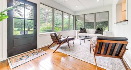 Palmetto Cottage w/ Fire Pit, Game Table + More!